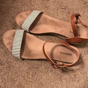 Merona low wedge